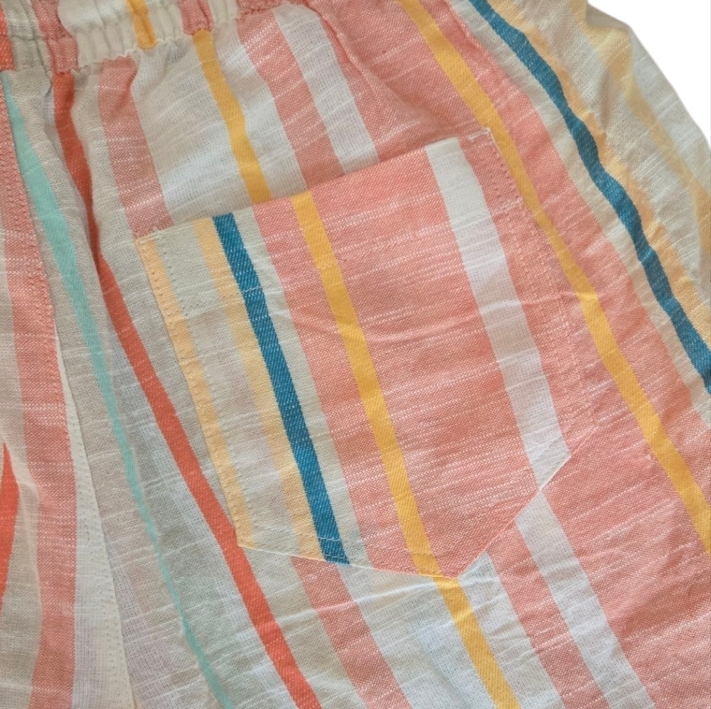 Natural Reflections Shorts - Picture 2 of 4